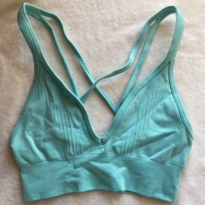 Lululemon seamless plunge strappy sports bra